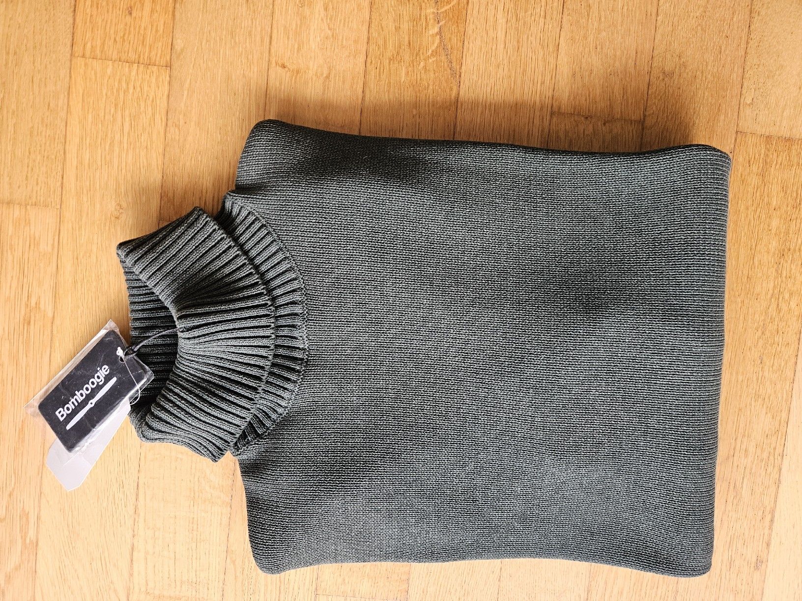 Maglioni & Felpe: Bomboogie Smooth-knit sweater with high collar – Nuovo e nell'imballaggio originale da Zug venduto da diana.bee 2