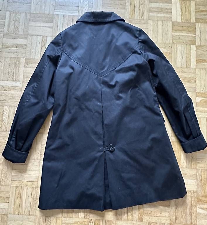 Cappotti: Schwarzer Trenchcoat Gr.M – Usato da Stäfa venduto da DearDarling 1