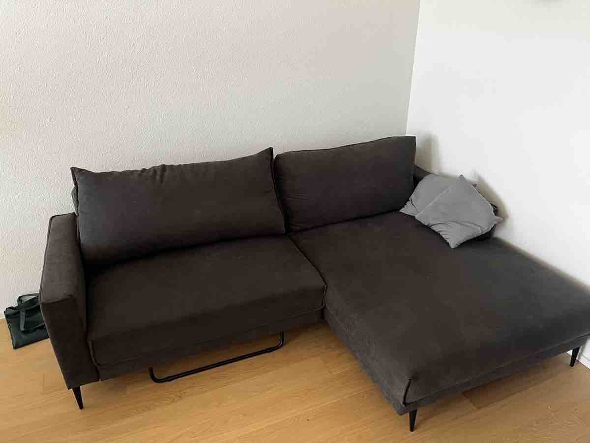 Conforama Sofas: Eck-/Schlafsofa dunkelgrau in gutem Zustand – Gebraucht aus Zürich von DomGR