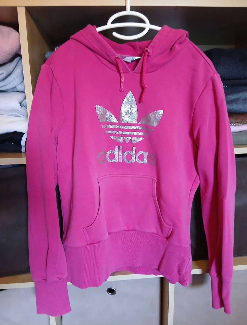 Adidas Maglioni & Felpe: Adidas Hoodie Pullover Glitzer Logo – Usato da Galgenen venduto da Liv_Steinauer_1