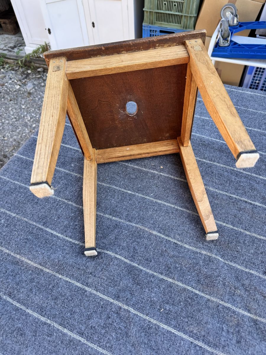 Sgabelli: Original Schweizer Militärhocker fli – Usato da Küttigen venduto da Melisch1000 1