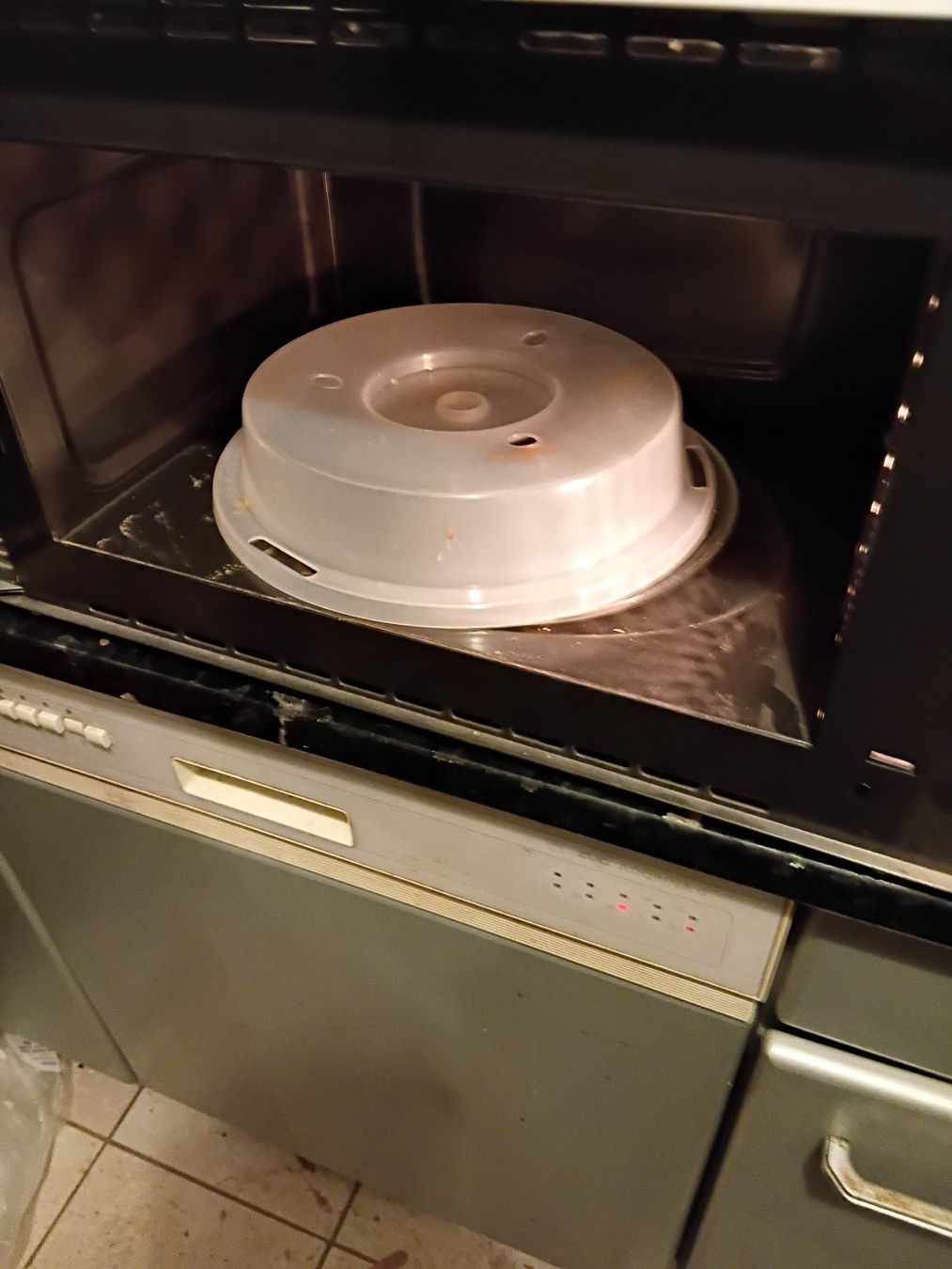 V-Zug Elettrodomestici da cucina: V-Zug Mikrowelle Typ AWL – Usato da Goldswil venduto da buri299Soi 5