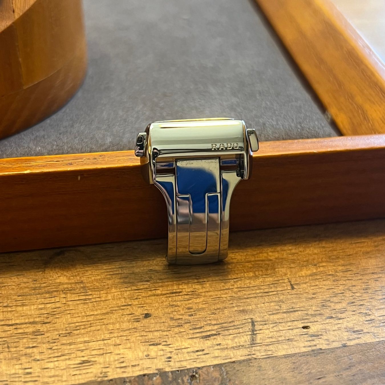 Rado Uhren: Rado Diamaster Diamonds Dial Quartz 218.0064.3 – Gebraucht aus Carouge GE von Watchaser 5