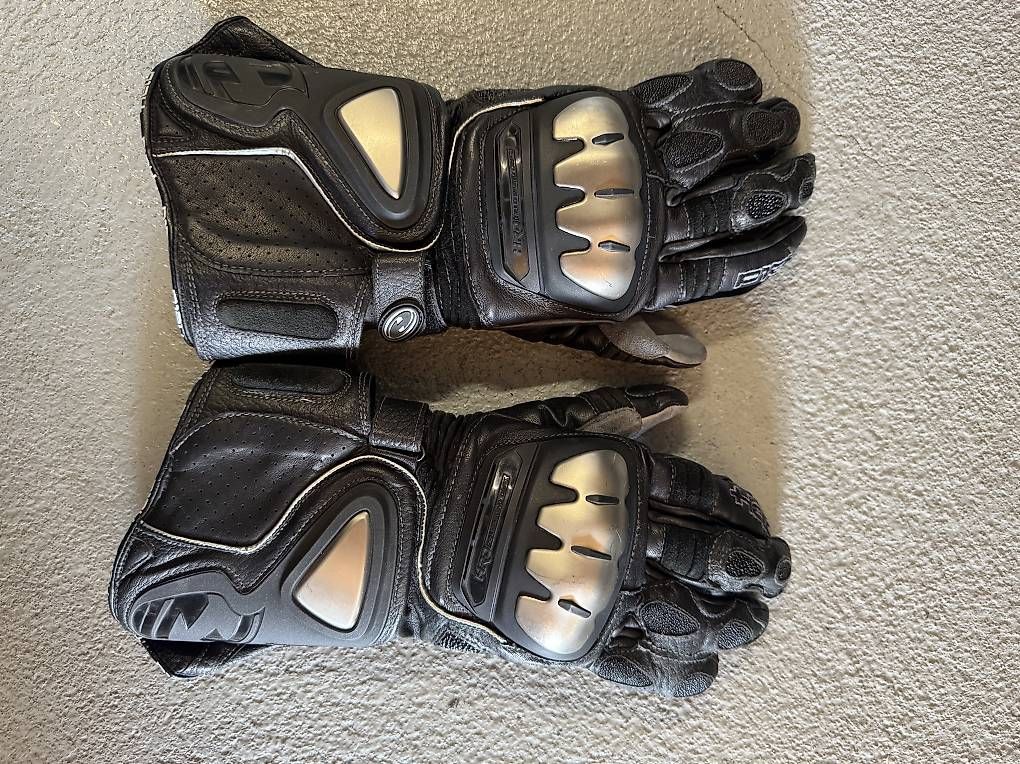 Guanti & manicotti: Motorradhandschuh Held Gr. 7.5/ S+ – Usato da Lalden venduto da Anja91