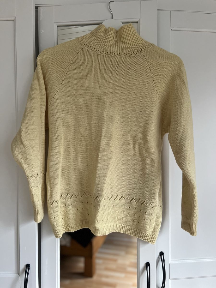 Maglioni & Felpe: Pastellgelber Strickpullover mit Rollkragen, Gr. M – Usato da Liebefeld venduto da nat_h5l8 1