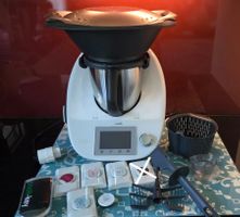 Vorwerk Thermomix TM5 mit Cook-Key und viel Zubehör