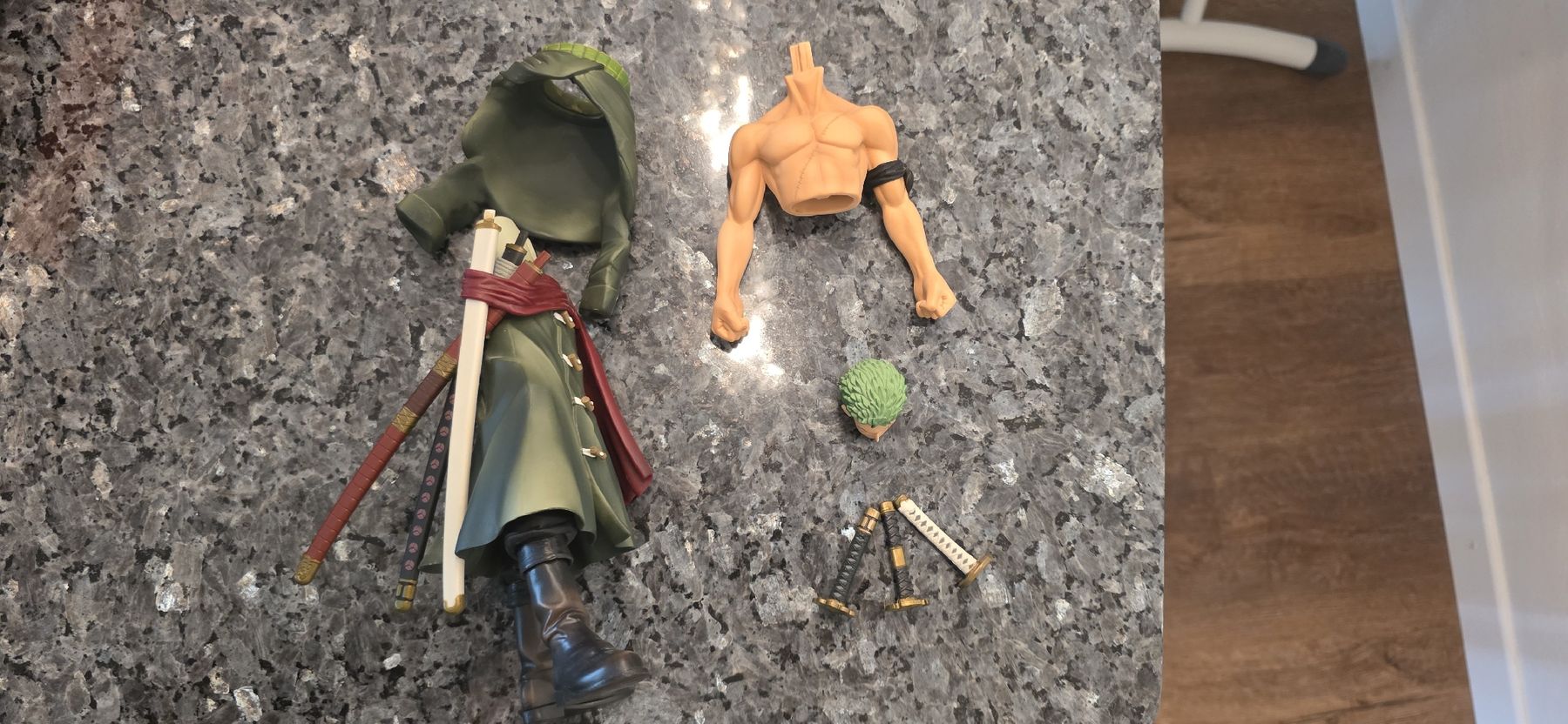 Statuette: One Piece Lorenor Zorro Anime Figur – Nuovo (secondo la descrizione) da Flawil venduto da Heartbreaker 4