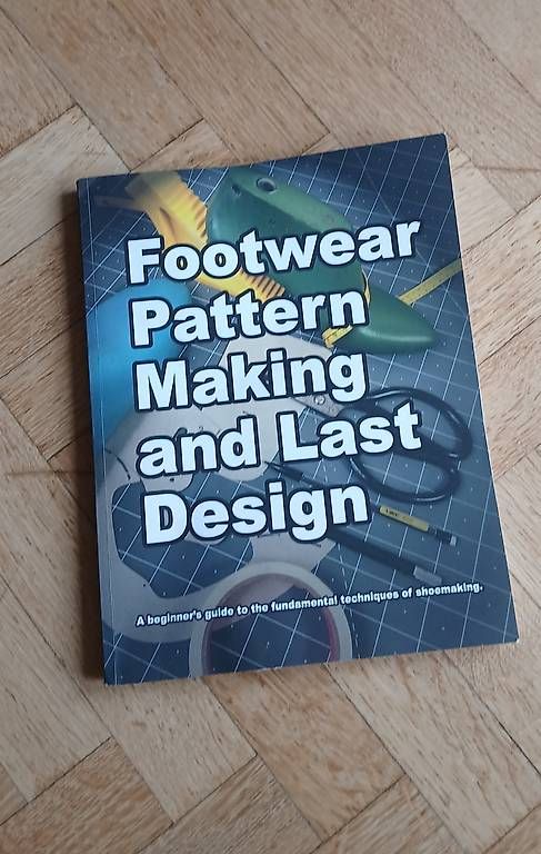 Libri: Footwear pattern making and last design, wade motawi, Buch – Usato da Locarno venduto da vawa