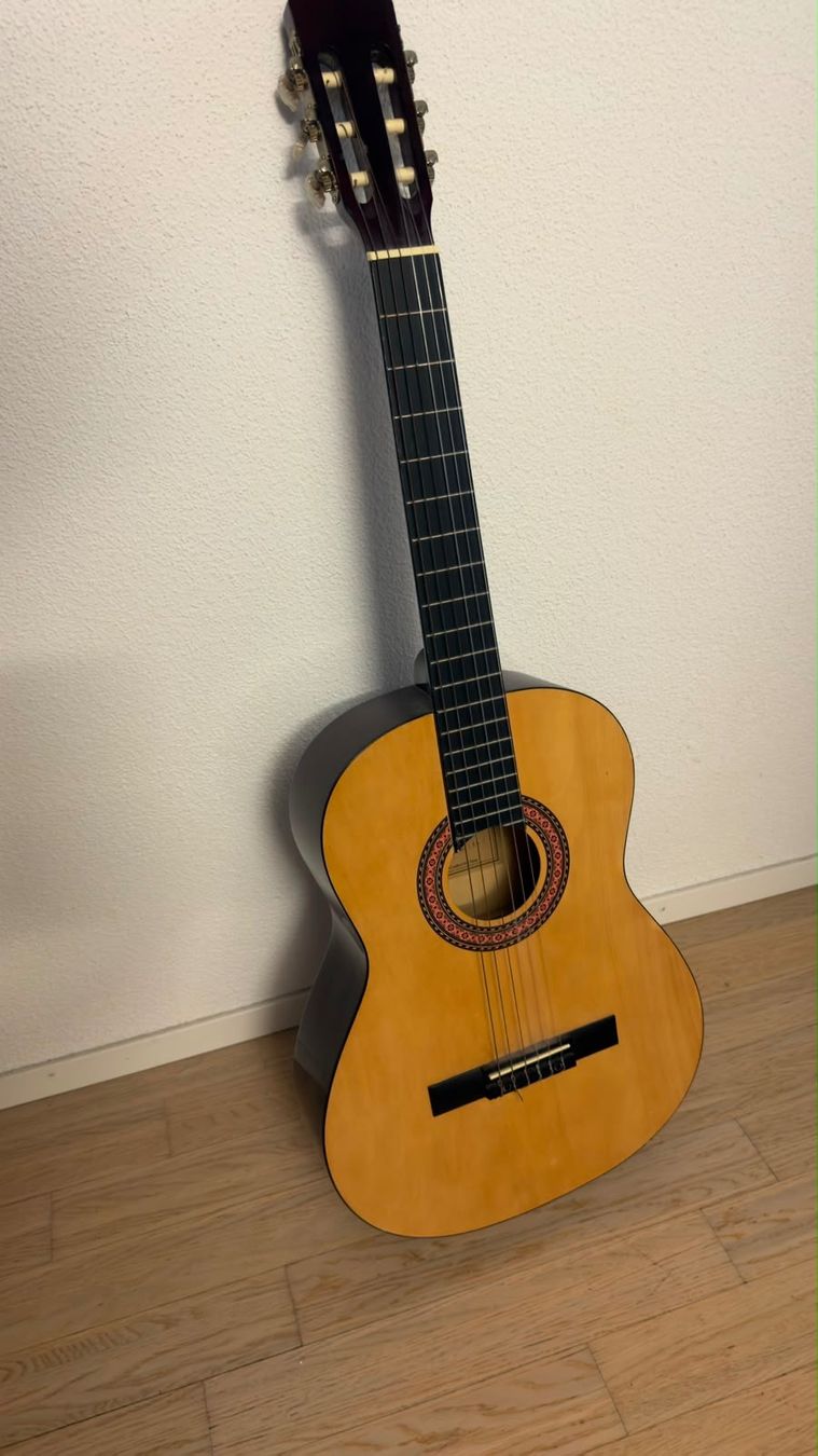Musikinstrumente: Classic Guitar – Gebraucht aus Dietikon von Jacob-Alexandre