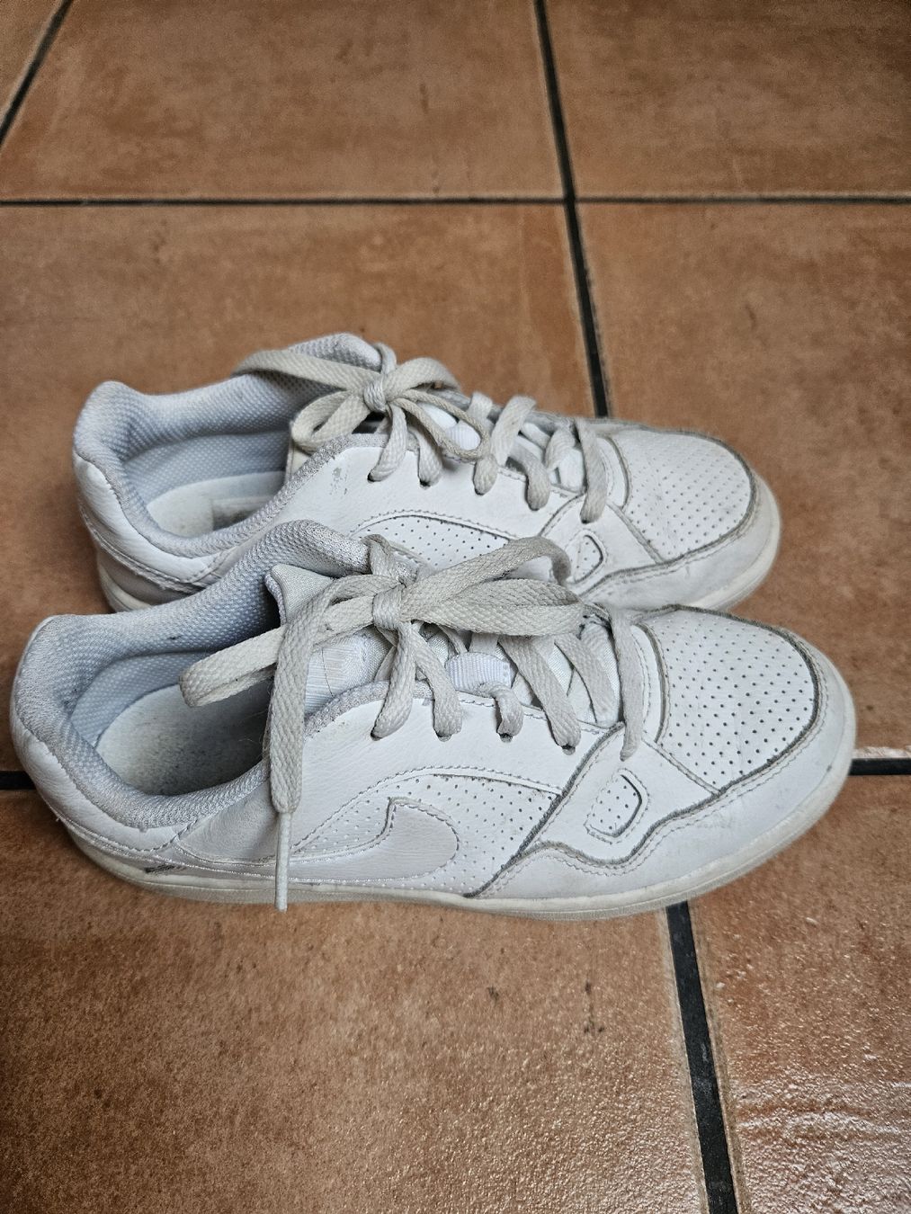 Nike Scarpe da uomo: Nike Gr.33 – Usato da Oberkulm venduto da Preneur 1