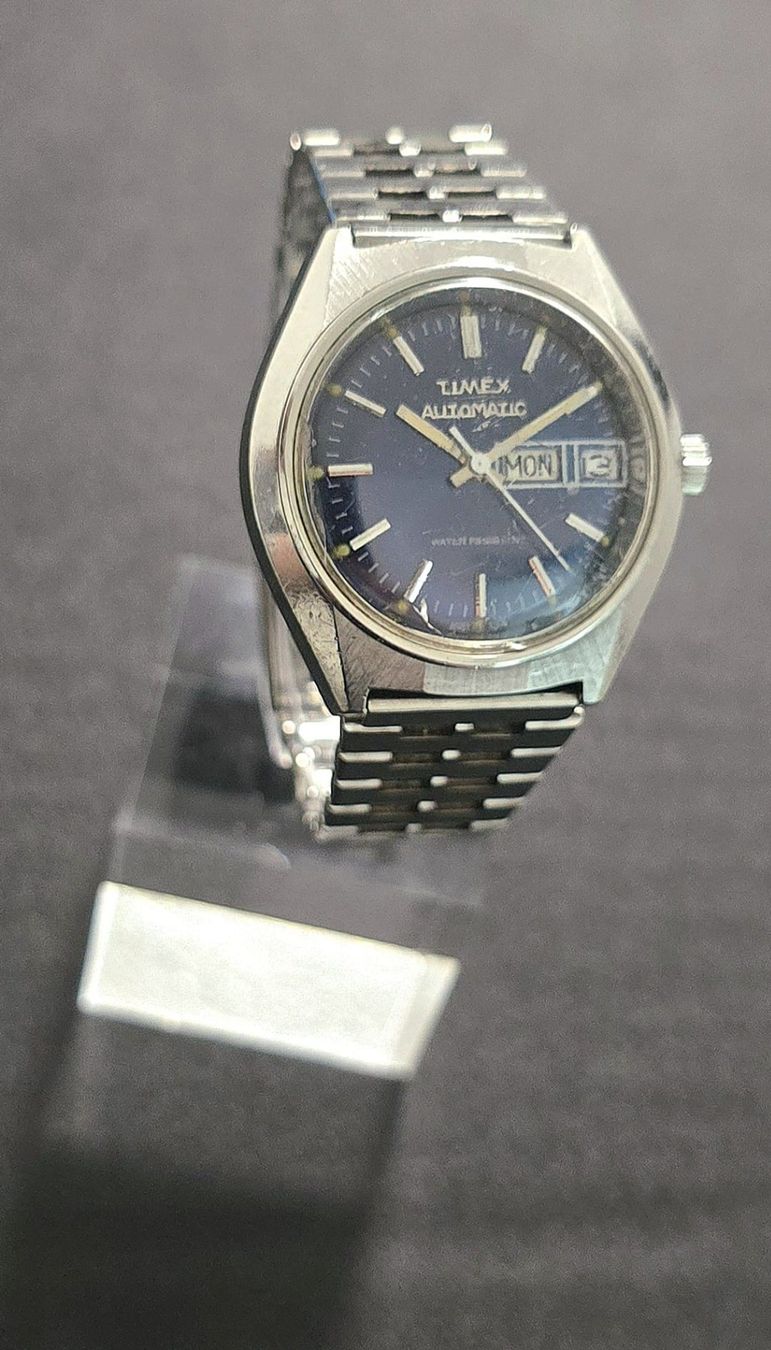 Timex Montres: TIMEX AUTOMATIC DAY-DATE  Selten – Défectueux à Neftenbach par Taschen-Uhren 8