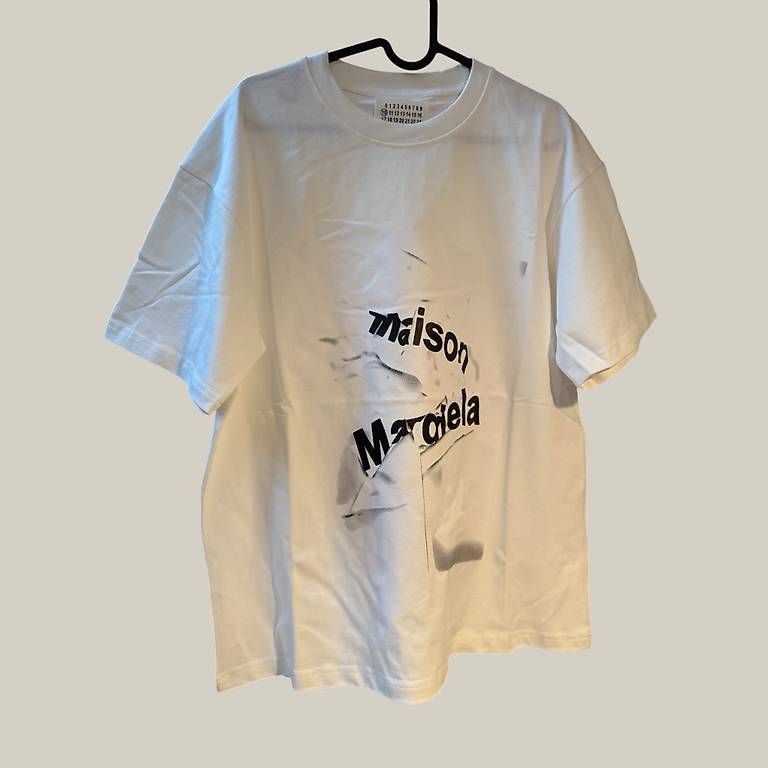 Maison Margiela T-shirt: Maison margiela T-shirt – Usato da Basel venduto da Leo_6qtr