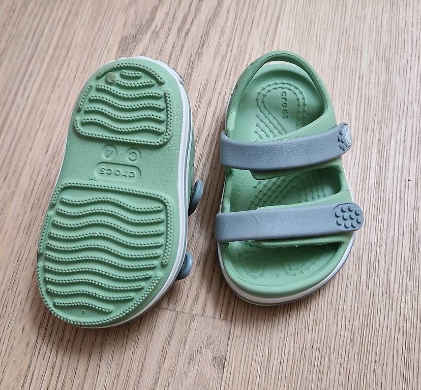 Scarpe per ragazzi: Crocs Sandalen Grösse 19-20 – Usato da Rikon im Tösstal venduto da shermii