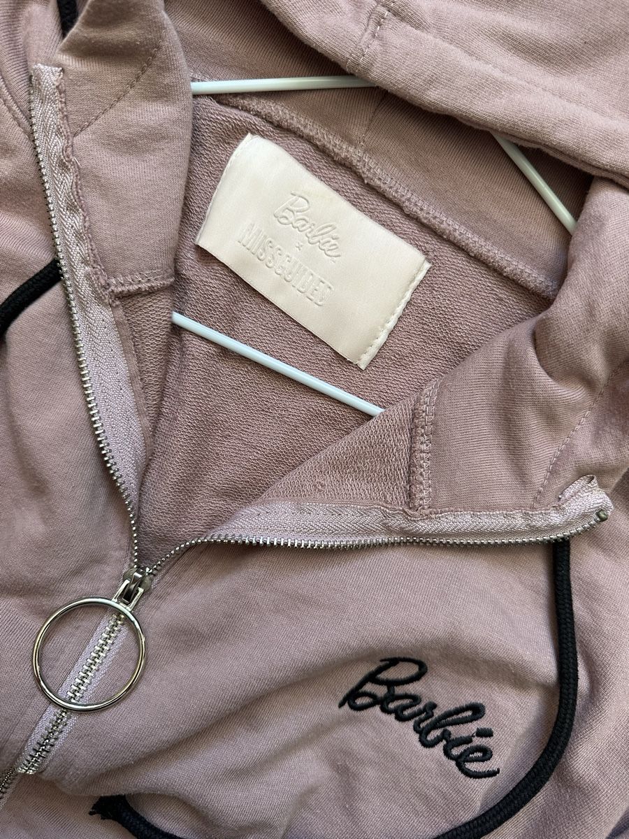 Maglioni & Felpe: Kapuzenpullover Barbie Grösse M neuwertig – Usato da Zürich venduto da sagres_5 1