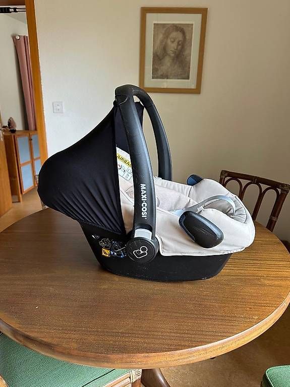 Sièges auto: Maxi-Cosi Babyschale – D'occasion à Dornach par nic_lgb7