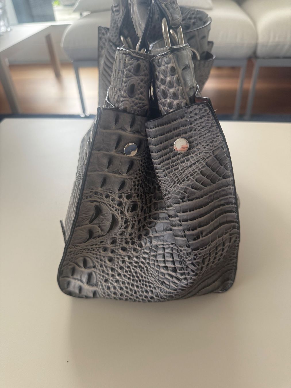 Taschen für Damen: Handtasche in Kroko-Optik, in grau – Gebraucht aus Zollikon von dorean 4