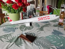 Swiss Boeing 777 ER Flugzeugmodell in Top Qual