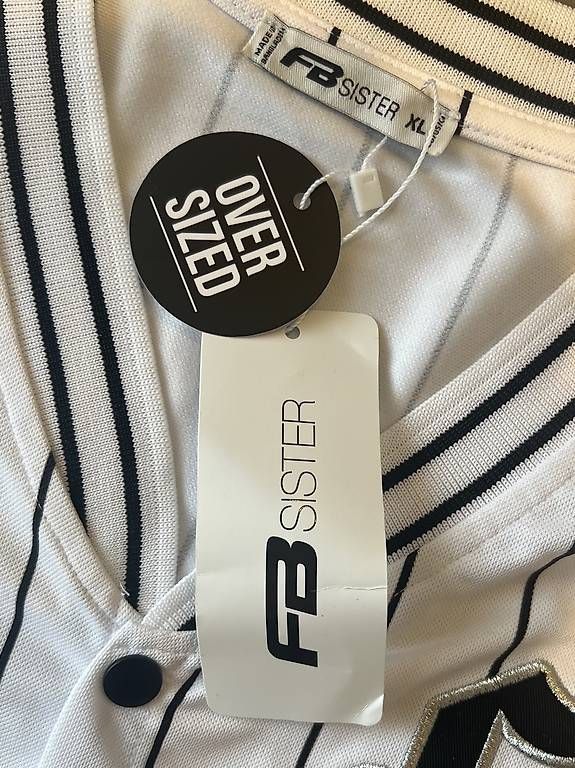 Leibchen & Hosen: Maglia baseball FB Sister – Gebraucht aus Locarno von nap_9yx8 4