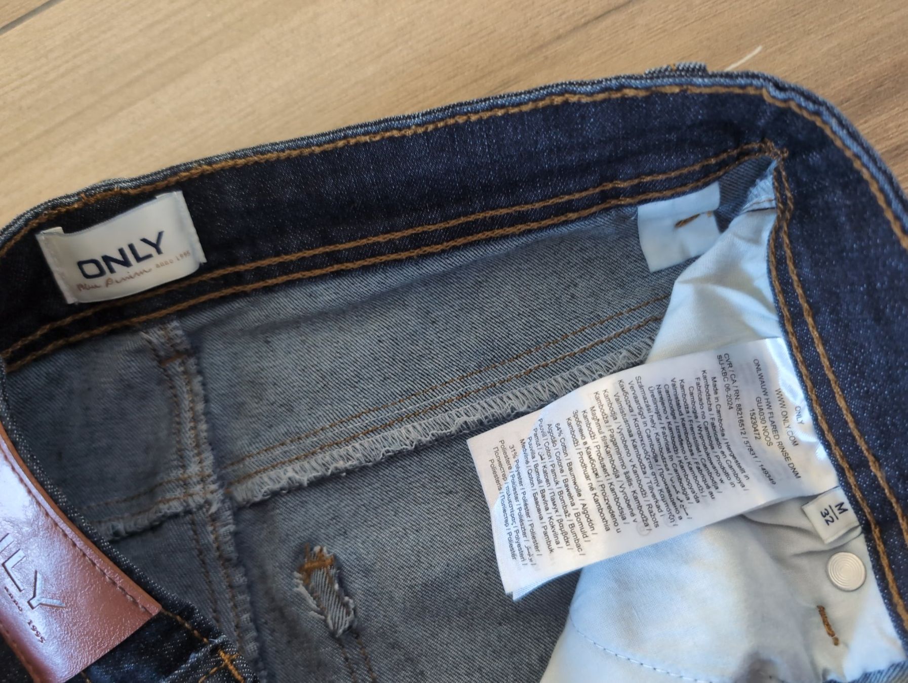 Only Jeans: Flared Jeanse von Only Grösse M – Usato da Elgg venduto da mir_btp6 2
