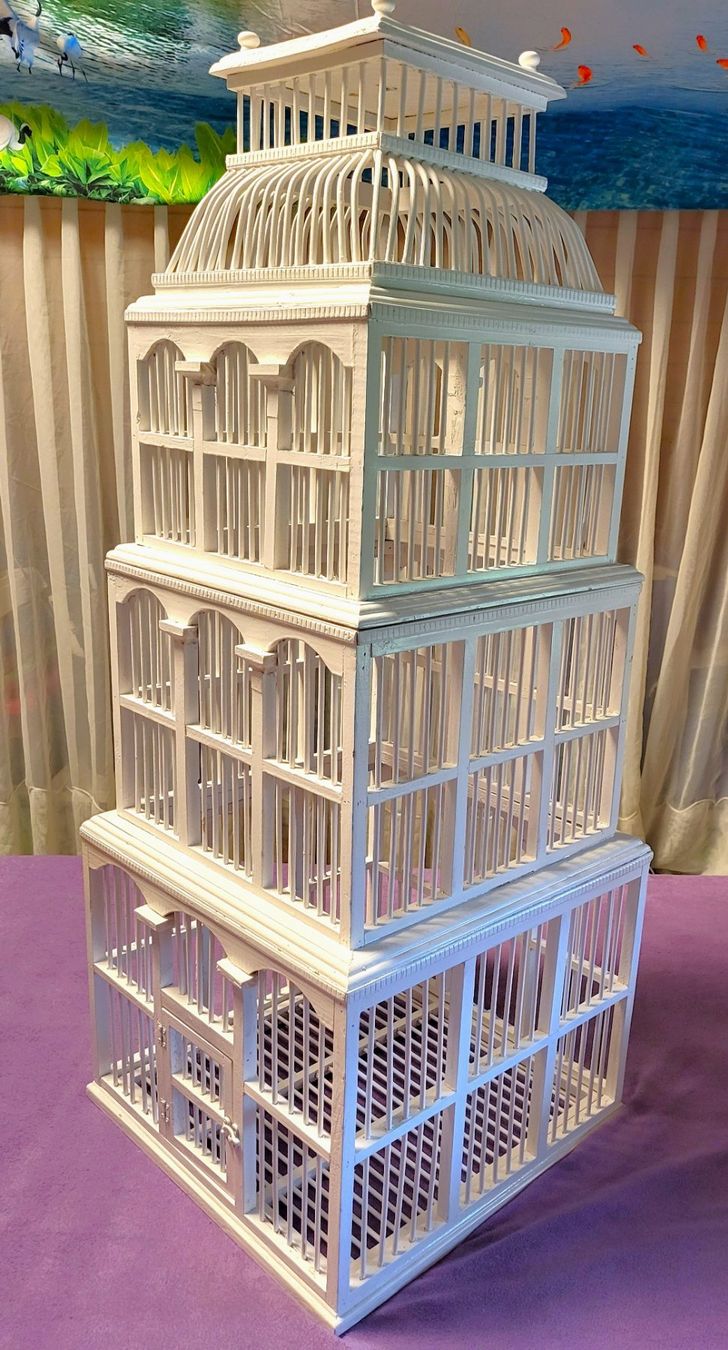 Gabbie, trasporto & Sicurezza: Vogel - Käfig -Villa 113 cm aus Holz – Usato da Schafhausen im Emmental venduto da Herzrose