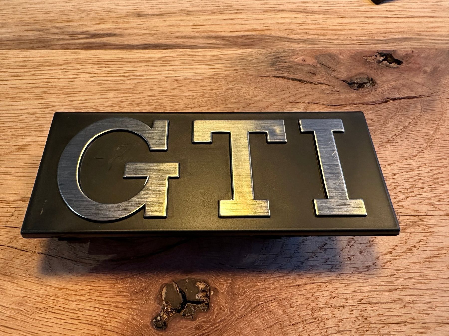 VW Tutti pezzi di ricambio auto: VW Golf GTI Emblem – Nuovo (secondo la descrizione) da Alpnachstad venduto da Rucksack10