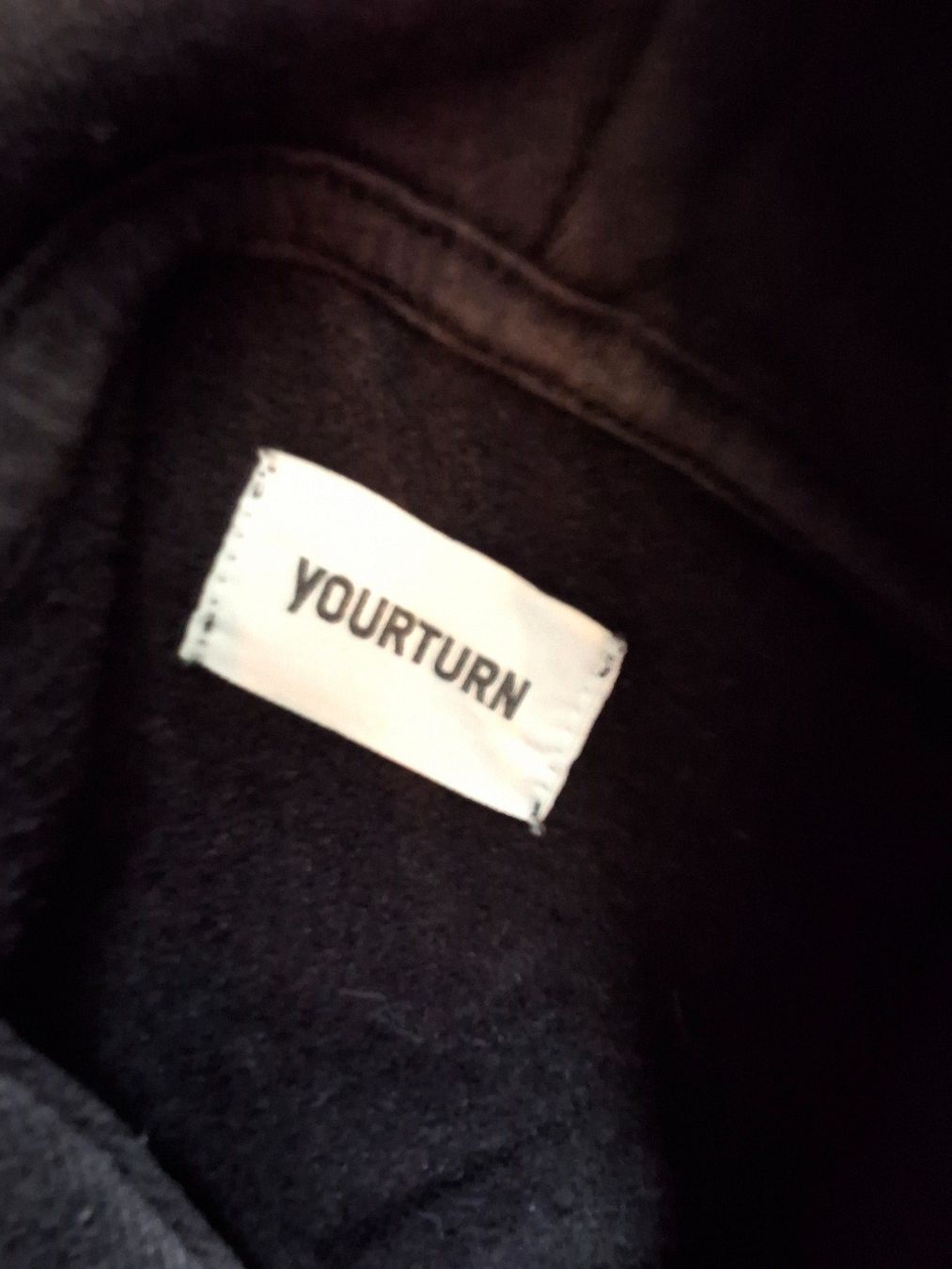 Maglioni & Felpe: Schwarzer Yourturn Hoodie, Grösse S – Usato da Walterswil SO venduto da mel_5b2h 2