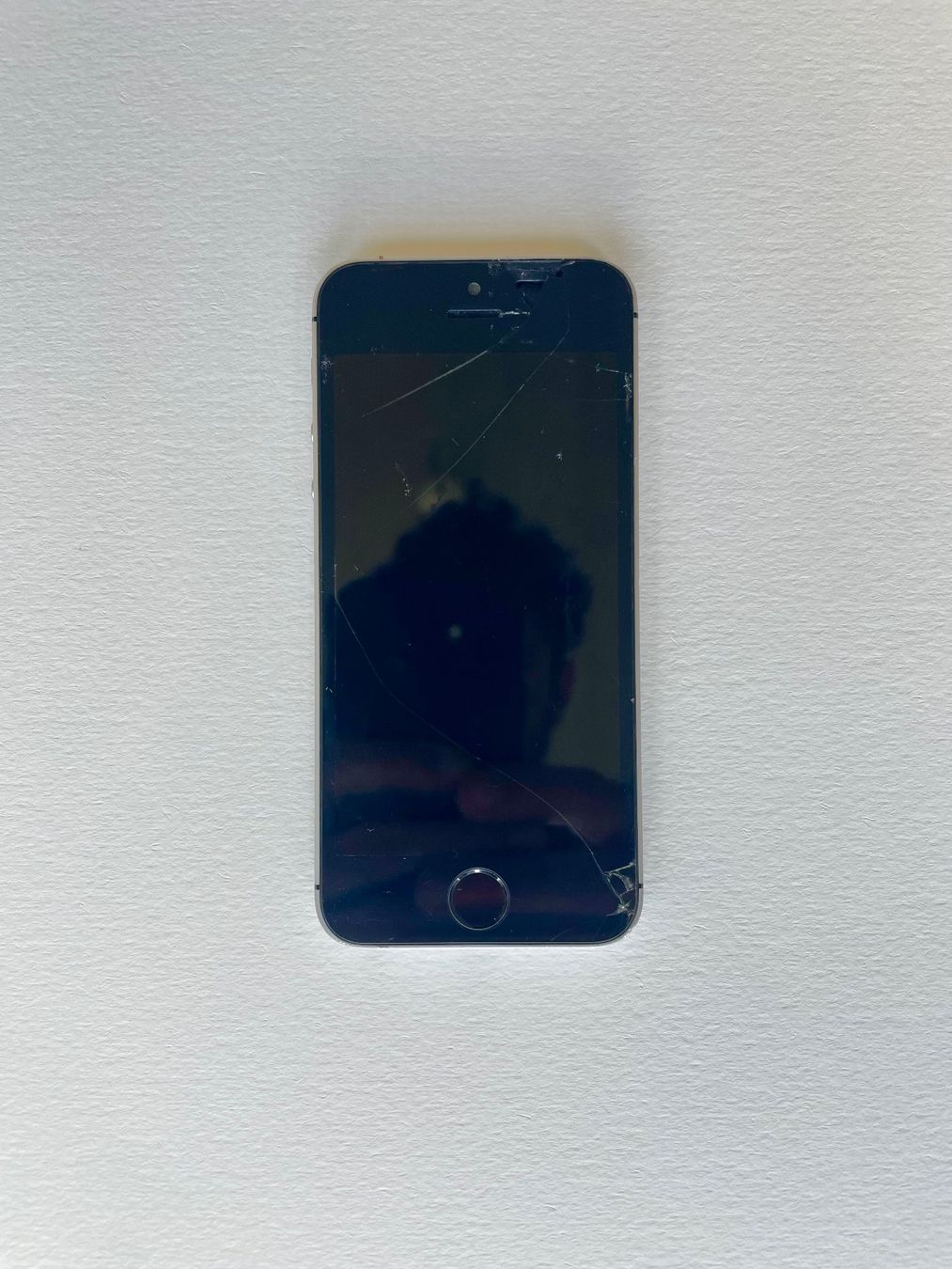 Apple Telefoni cellulari / Smartphones: Apple iPhone SE 32GB - Defekt – Difettoso da Biel/Bienne venduto da Cyp79 1