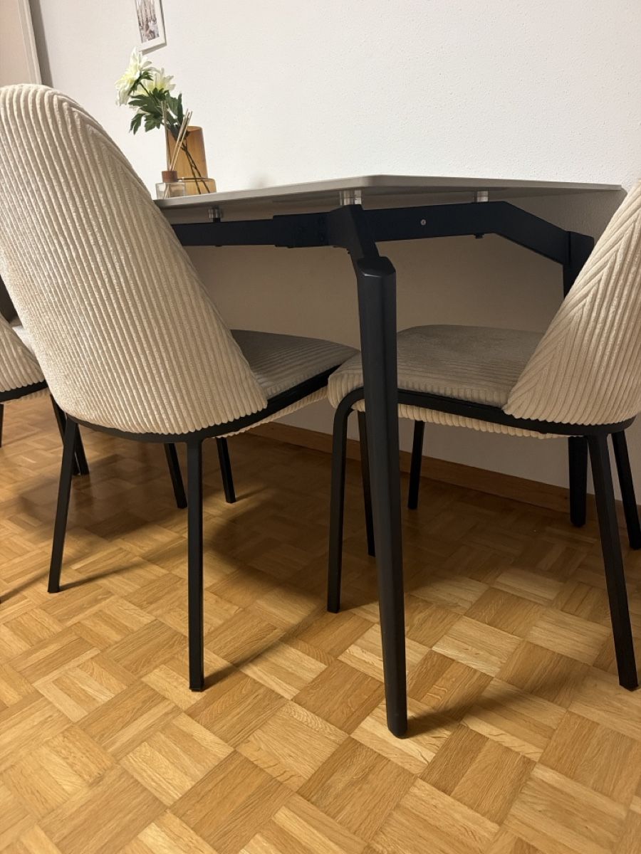Tischgruppe: Dining Table Set with 4 Chairs Grey Stone Look Finish – Neu (gemäss Beschreibung) aus Pfäffikon ZH von say_wjn8 1