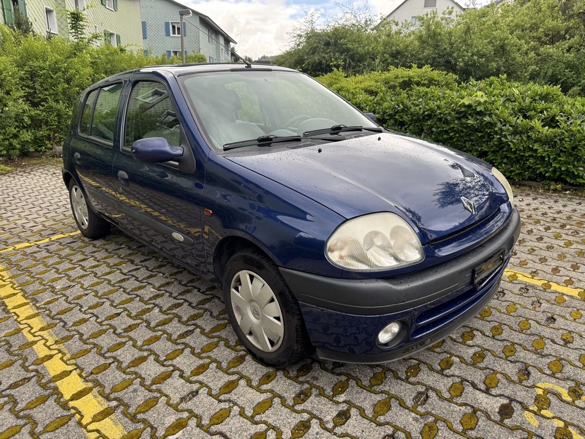 Renault Automobili: Renault Clio Initiale ab 1.- 🔥 – Usato da Oberrieden venduto da Qelaj90 1