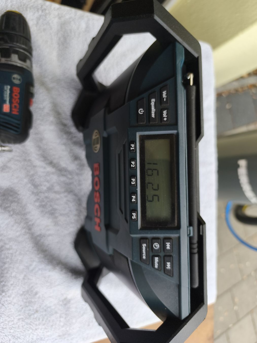 Bosch Alle Werkzeuge: Bosch Akku Set mit Radio – Gebraucht aus Recherswil von Sruscha58 2