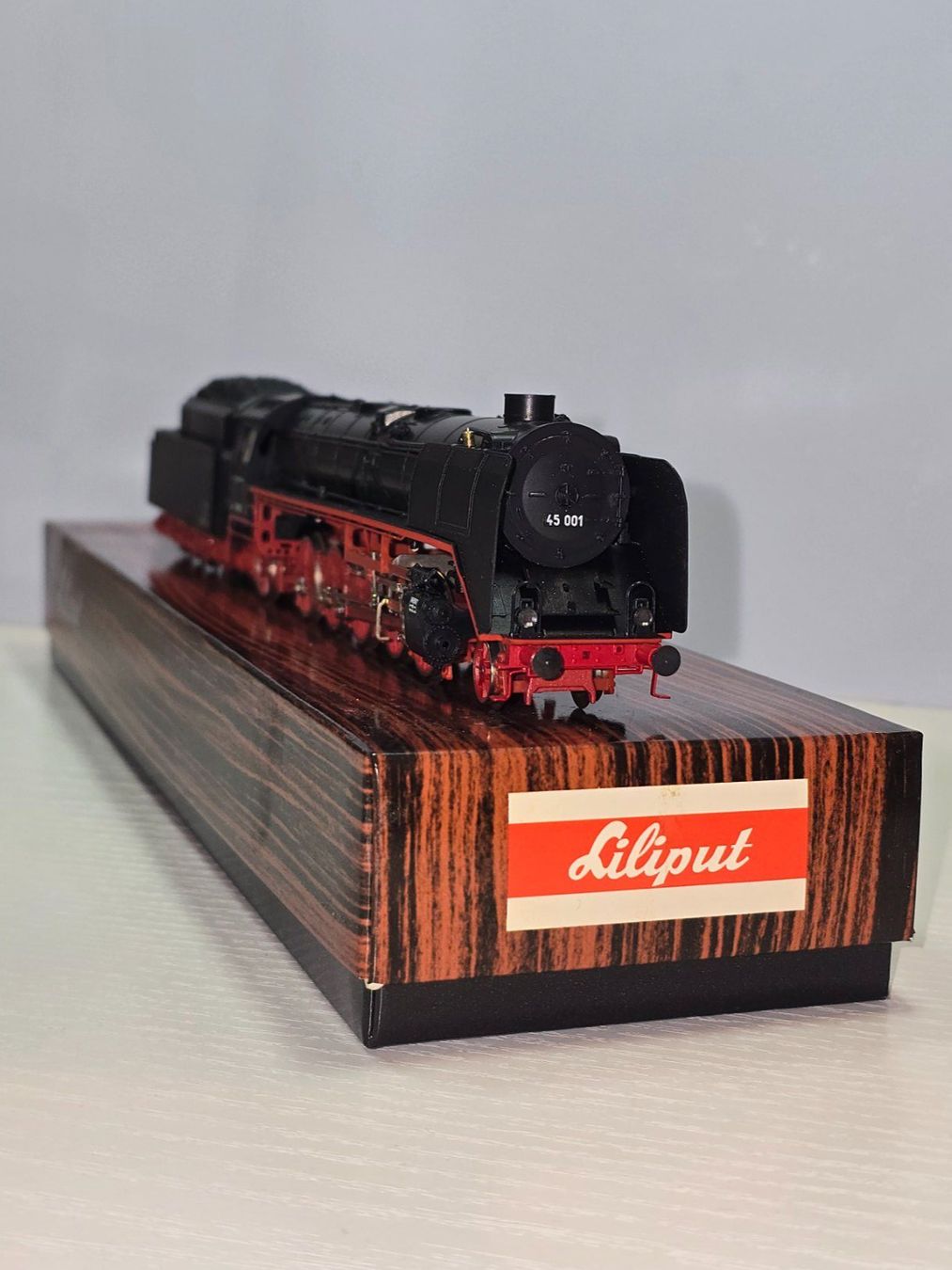 Liliput Modellini di ferrovie: Liliput 4501, DB, Br 45, Analog, Getriebe i.O., – Nuovo (secondo la descrizione) da Kloten venduto da Nicola2