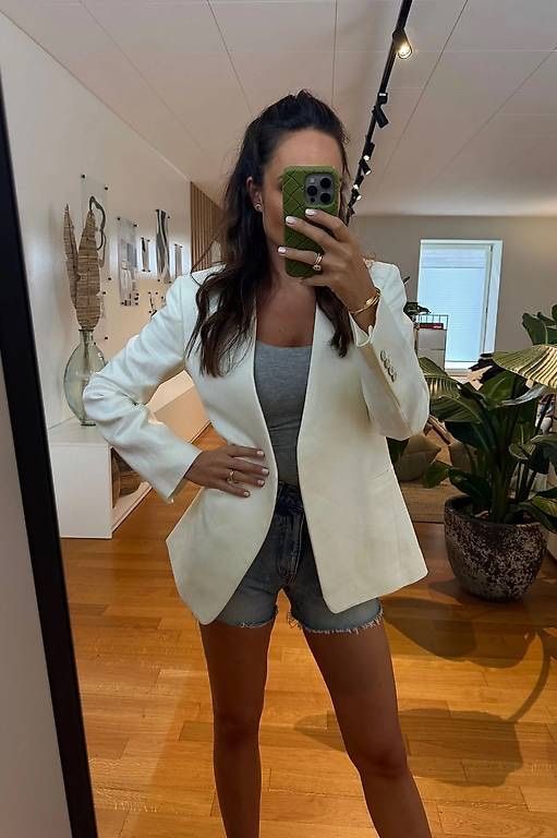 Celine Jeans: CELINE JEANS SHORTS – Nuovo (secondo la descrizione) da Schwyz venduto da bofb