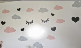 Décoration murale nuages, cœurs et yeux pour chambre d'enfan