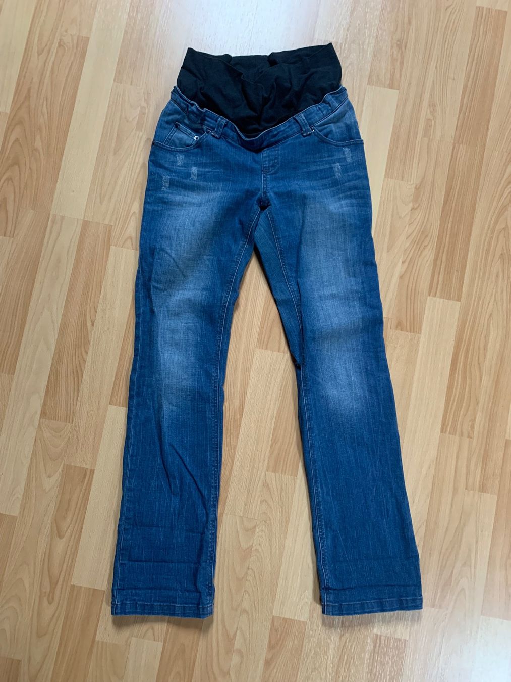 Jeans: Neuwertige Schwangerschaftsjeans gr. 36 – Usato da Huttwil venduto da Nanici