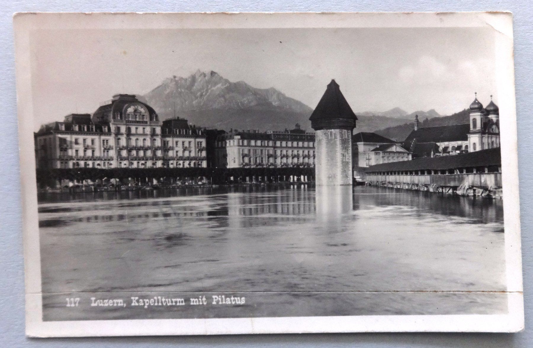 Cartoline postali: Luzern, Kapellturm mit Pilatus – Difettoso da Fétigny venduto da Billy2miny
