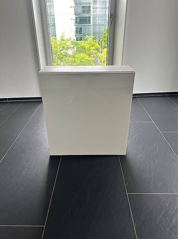 Armadi: IKEA BESTÅ Hängeschrank (weiss glanz) – Usato da Zürich venduto da MT8166