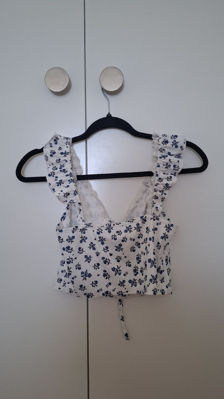 Top: Crop top with floral print, size S – Nuovo (secondo la descrizione) da Hausen am Albis venduto da ann_2kkx 1