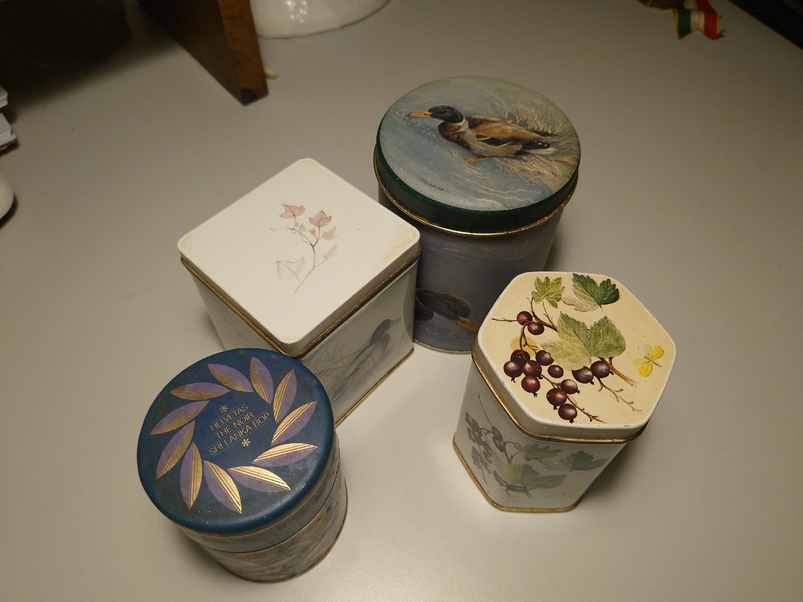 Alle Dekorationen: Vier schöne Teedosen vintage – Gebraucht aus Fraubrunnen von PlueschPanda 1