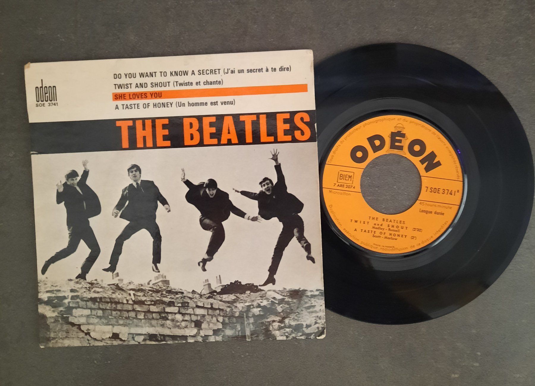Dischi in vinile: The Beatles / Odeon France – Usato da Collombey venduto da LRJ1 2