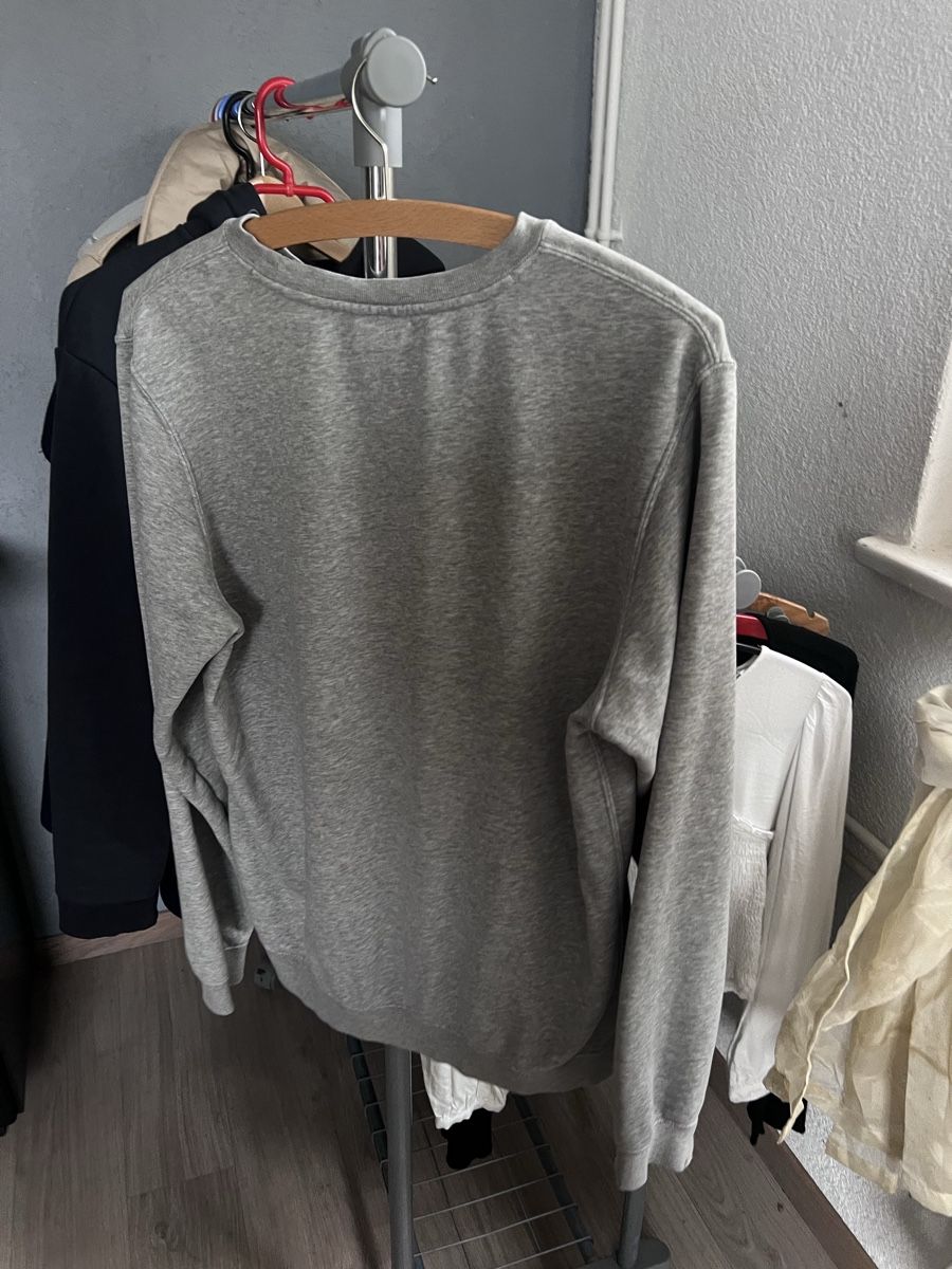 Nike Maglioni & Felpe: Grauer Nike Sweater Gr. S – Usato da Glashütten venduto da x.mayla 1