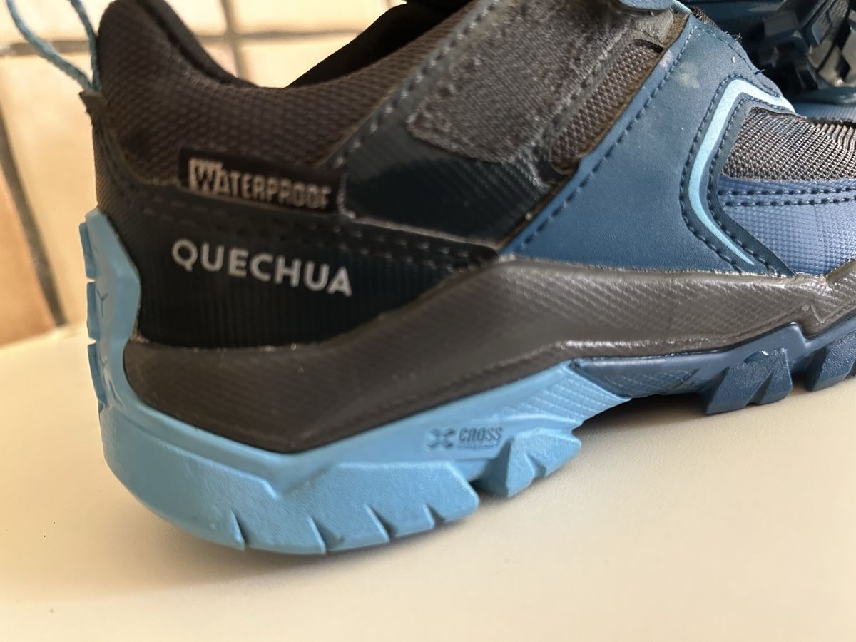 Decathlon Scarpe per ragazzi: Chaussures de randonnées Quechua / taille 29 – Usato da Meyrin venduto da Bronx86 1