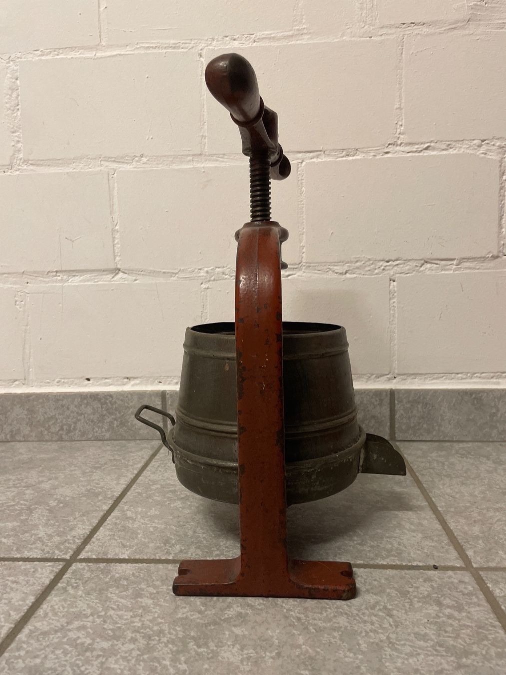 Tutte le decorazioni: Dekorative Traubenpresse, Obstpresse. Antik – Usato da Grüt (Gossau ZH) venduto da guetsli80 3