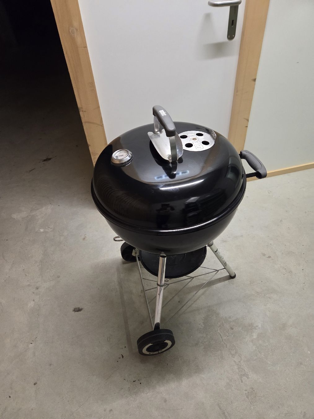 Griglie: Barbecue Weber en excellent état – Usato da Sierre venduto da Cir_ccx2 1