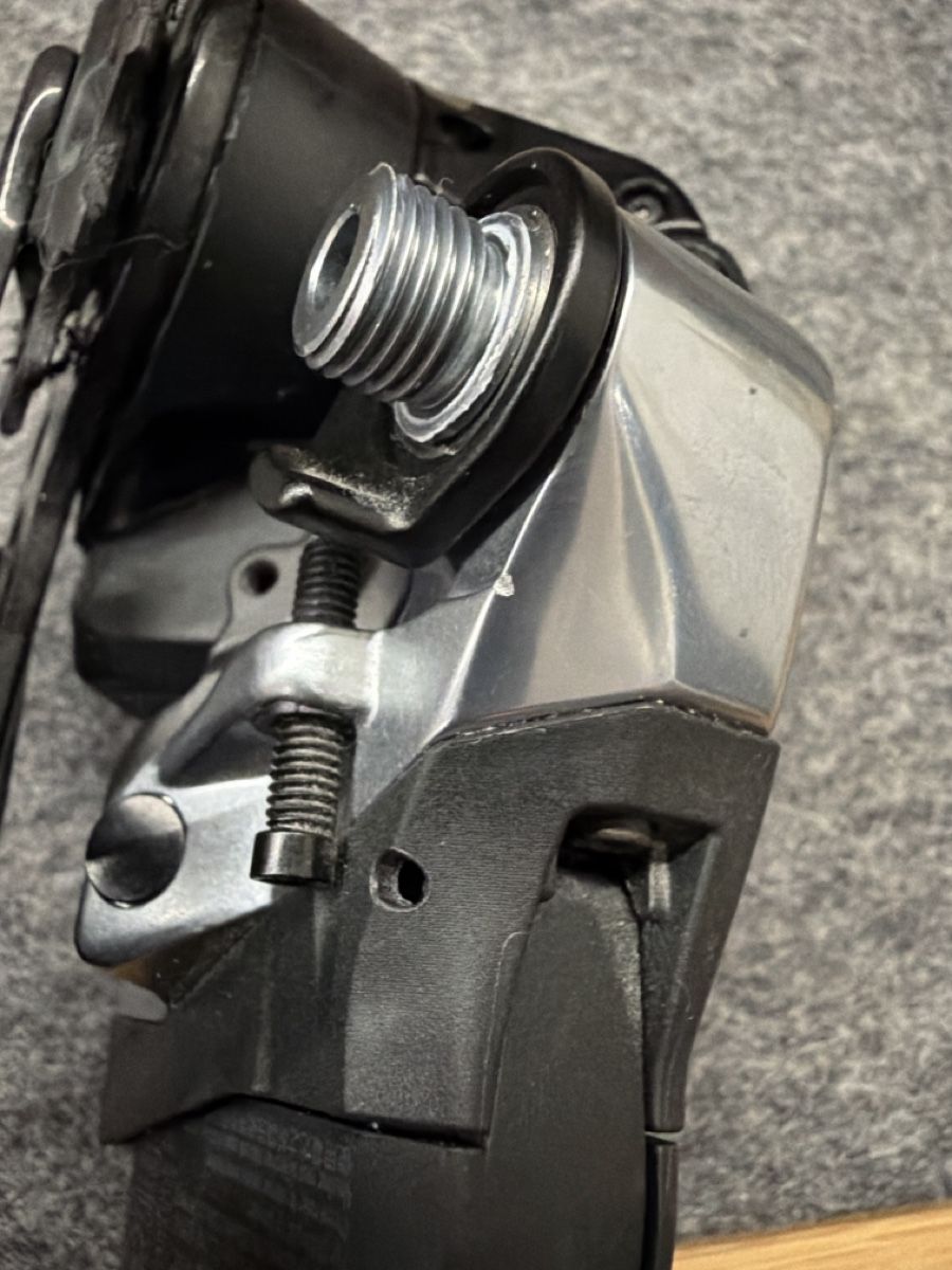 Sram Pezzi di ricambio: SRAM Red AXS rear derailleur – Usato da Mont-sur-Lausanne venduto da sashwindow 8