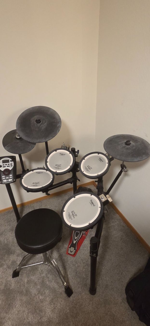 Roland Strumenti musicali: Roland TD-11 E-Drum Set – Usato da Kaiseraugst venduto da Ruff_y 1