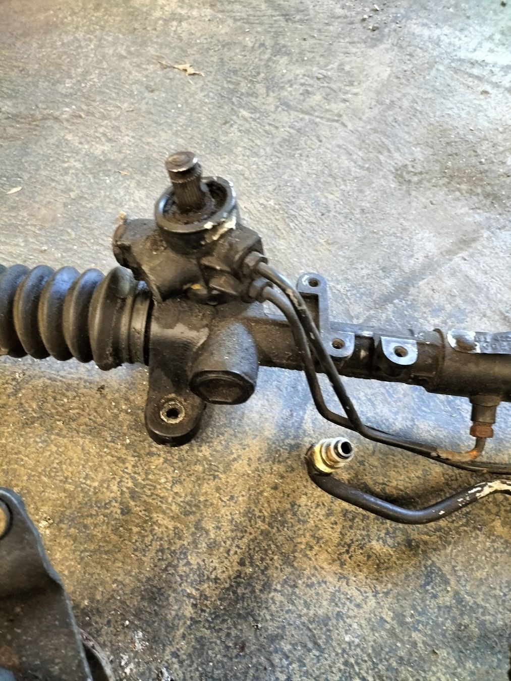 VW Tutti pezzi di ricambio auto: VW Golf 2 Lenkgetriebe mit Servolenkung – Usato da Montlingen venduto da Cram88 1