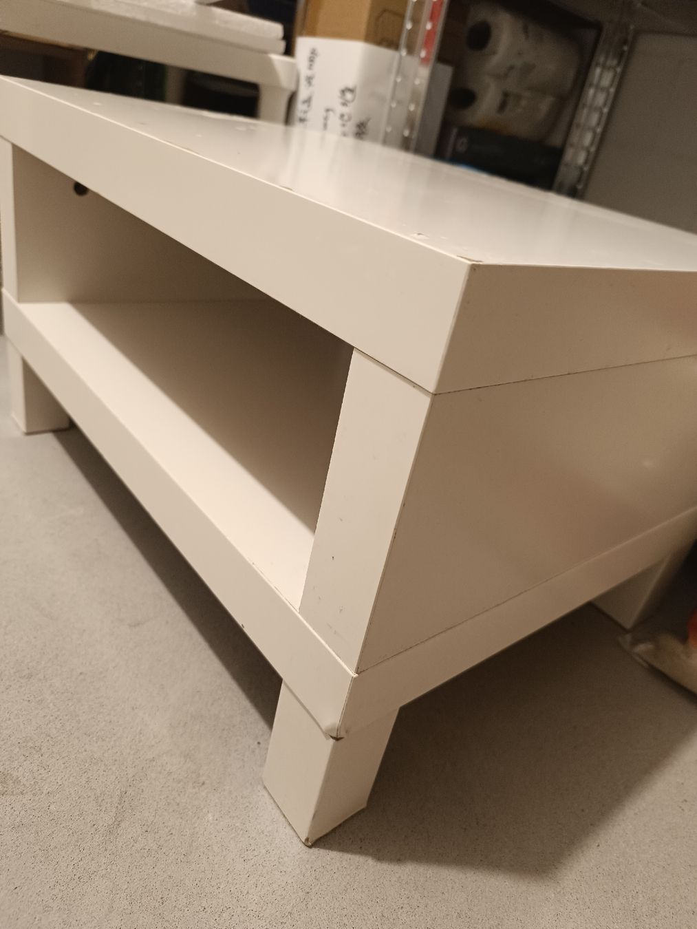 Tavoli: Weisses Couchtischli – Usato da Dübendorf venduto da phoebe013 3