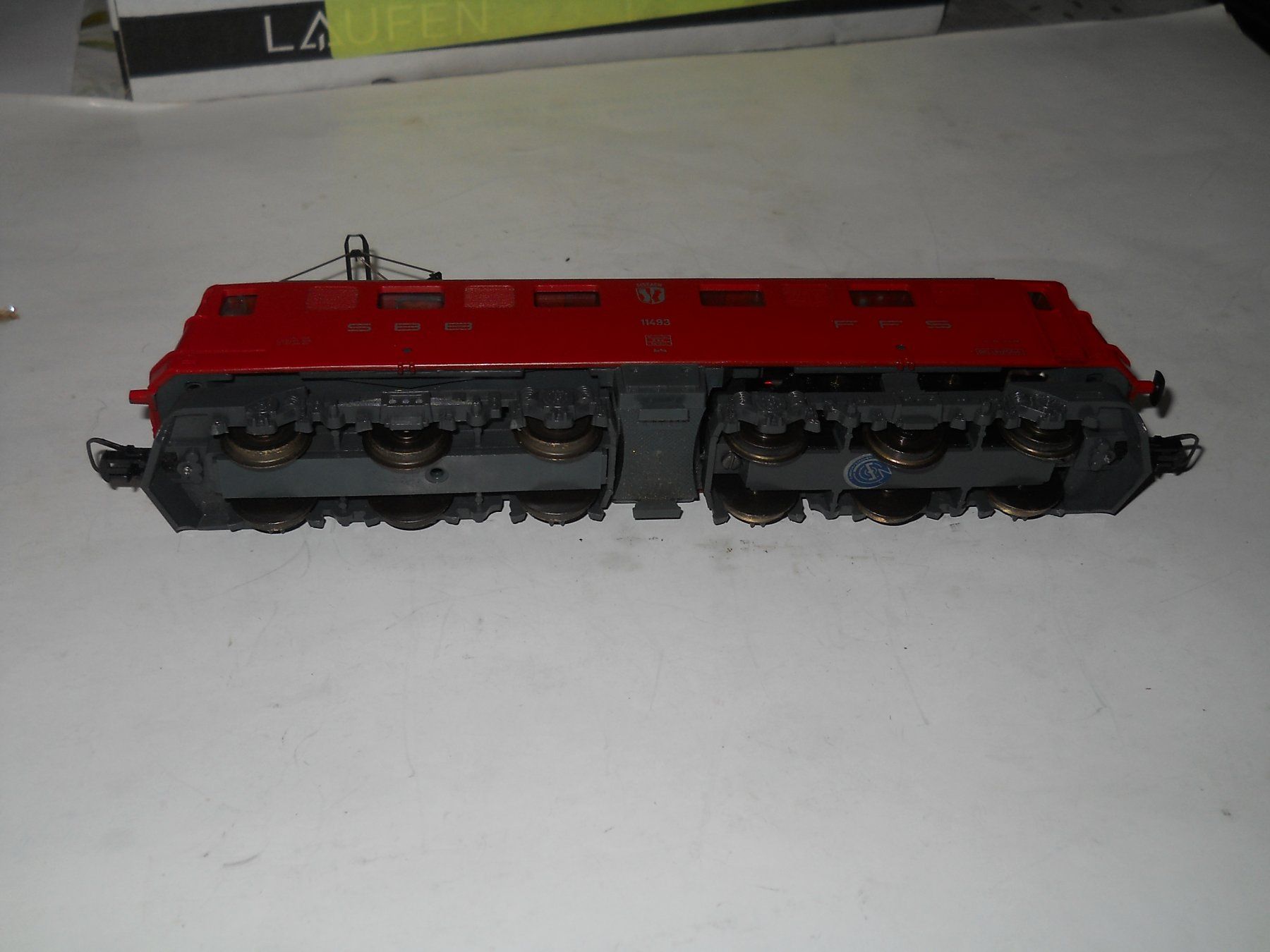 Lima Modellini di ferrovie: 2 Lima SBB Loks mit Wagen – Usato da Schwanden GL venduto da roerich20 9