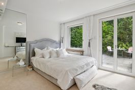 Elegantes und exklusives Designer-Bett in TOP Zustand