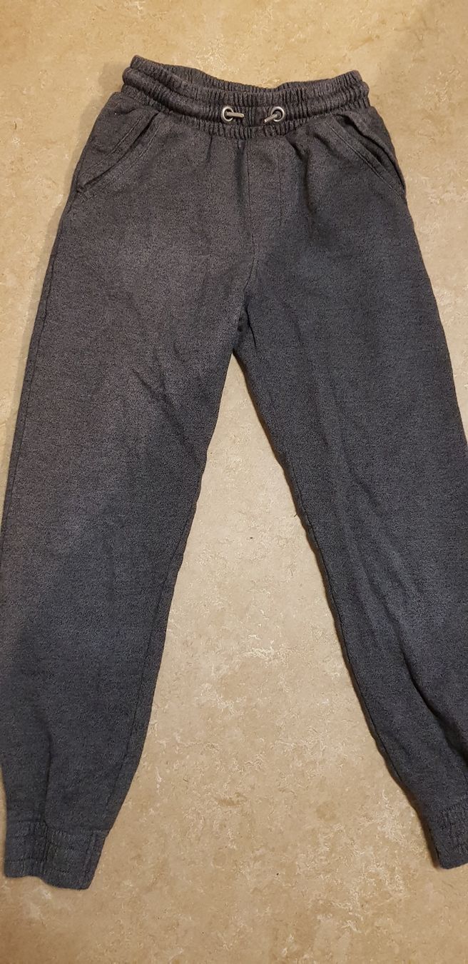 Pantaloni: Trainer Grösse 140 – Usato da Uznach venduto da Bilkev